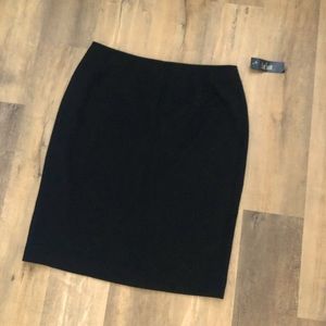 Black Le Suit skirt size 18